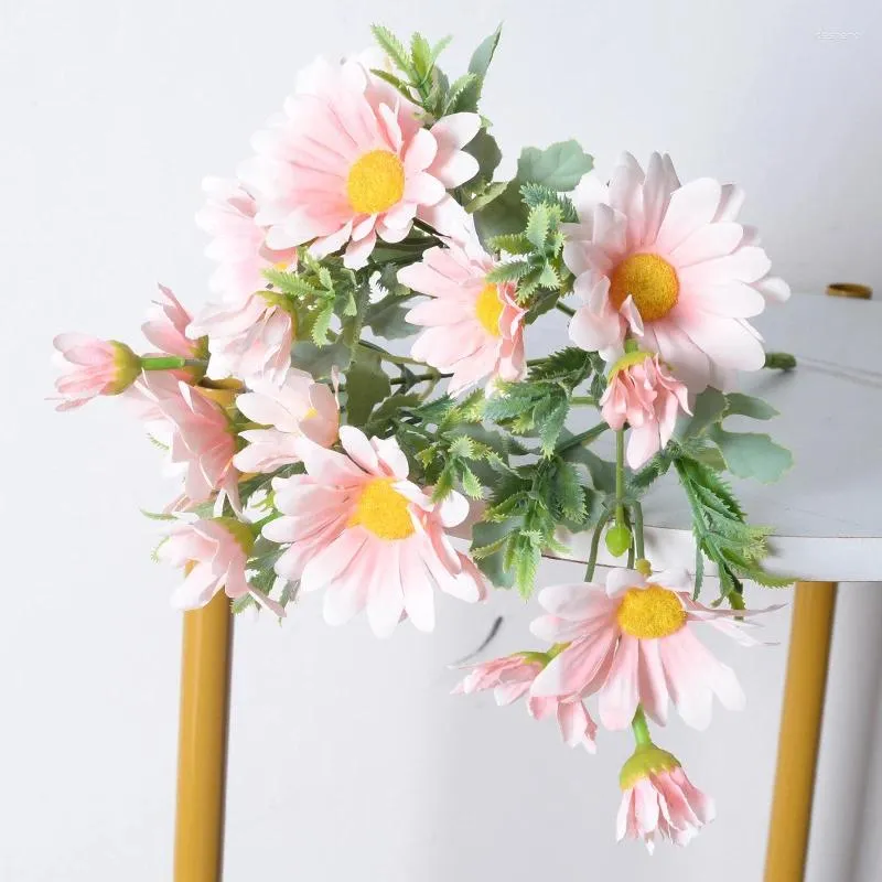 Fleurs décoratives Simulate Sunflower Bouquet Wedding El Home Hall Hand Teny Flower Silk Tissu Daisy Artificiel