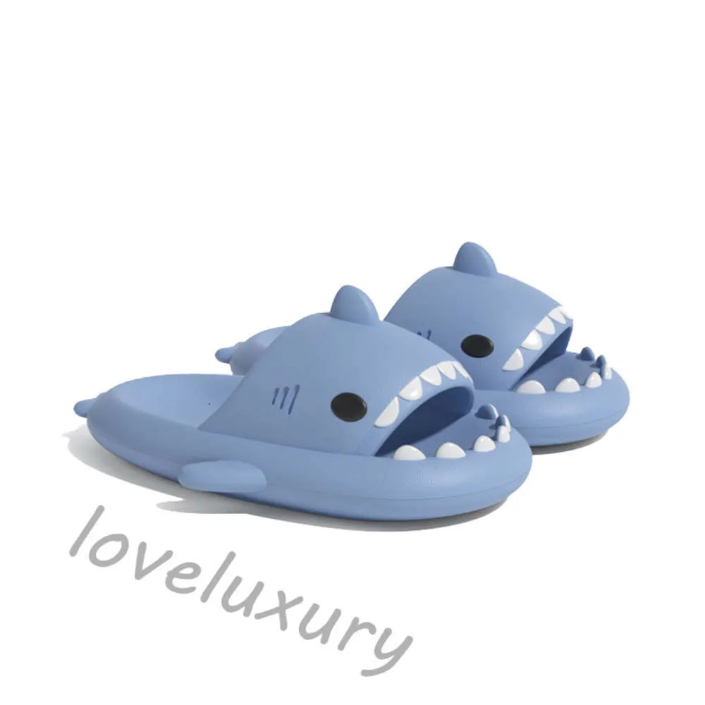 Shark Sandals Slides для женщин-тапочек мужчина милая новинка мультфильм анти-скольжение с открытыми пальцами.