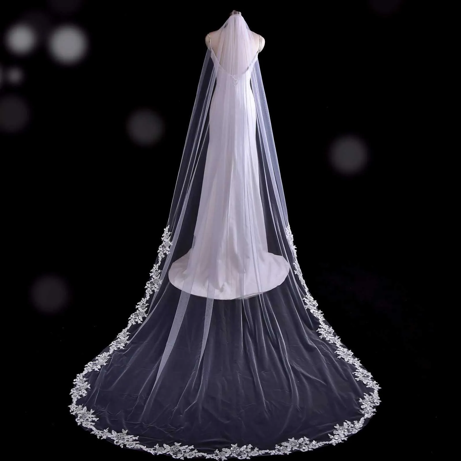 Bijoux de cheveux V47 Voiles de mariée courts Bord cathédrale Longueur Voile de mariage avec peigne Bordure en dentelle florale françaiseNuptiale_voghion.com