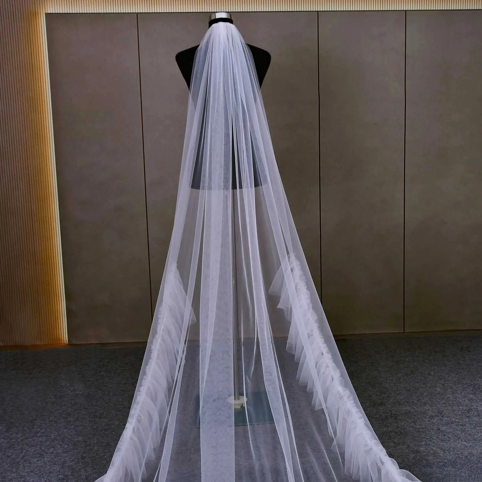 Bridal Veil Long Cathedral Wedding Veil With Comb Romantic Style_voghion.com
