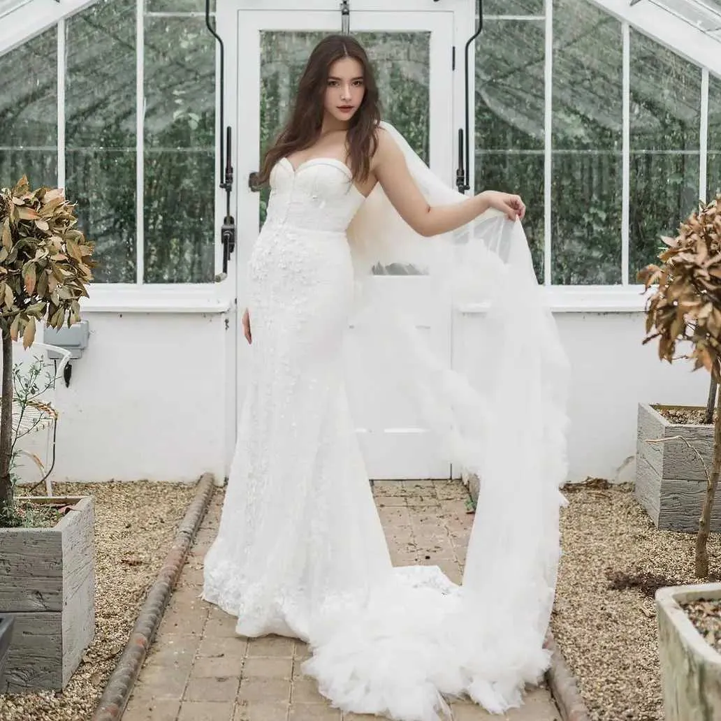 Hair Jewelry V208 Long Bridal Veils 2 Tier Wedding Drop Style 3D Flower Trimmed Blusher Veil Cathedral Length Soft Tulle_voghion.com