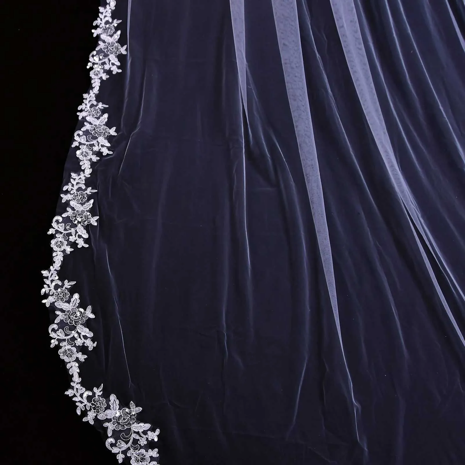 Bijoux de cheveux V47 Voiles de mariée courts Bord cathédrale Longueur Voile de mariage avec peigne Bordure en dentelle florale françaiseNuptiale_voghion.com