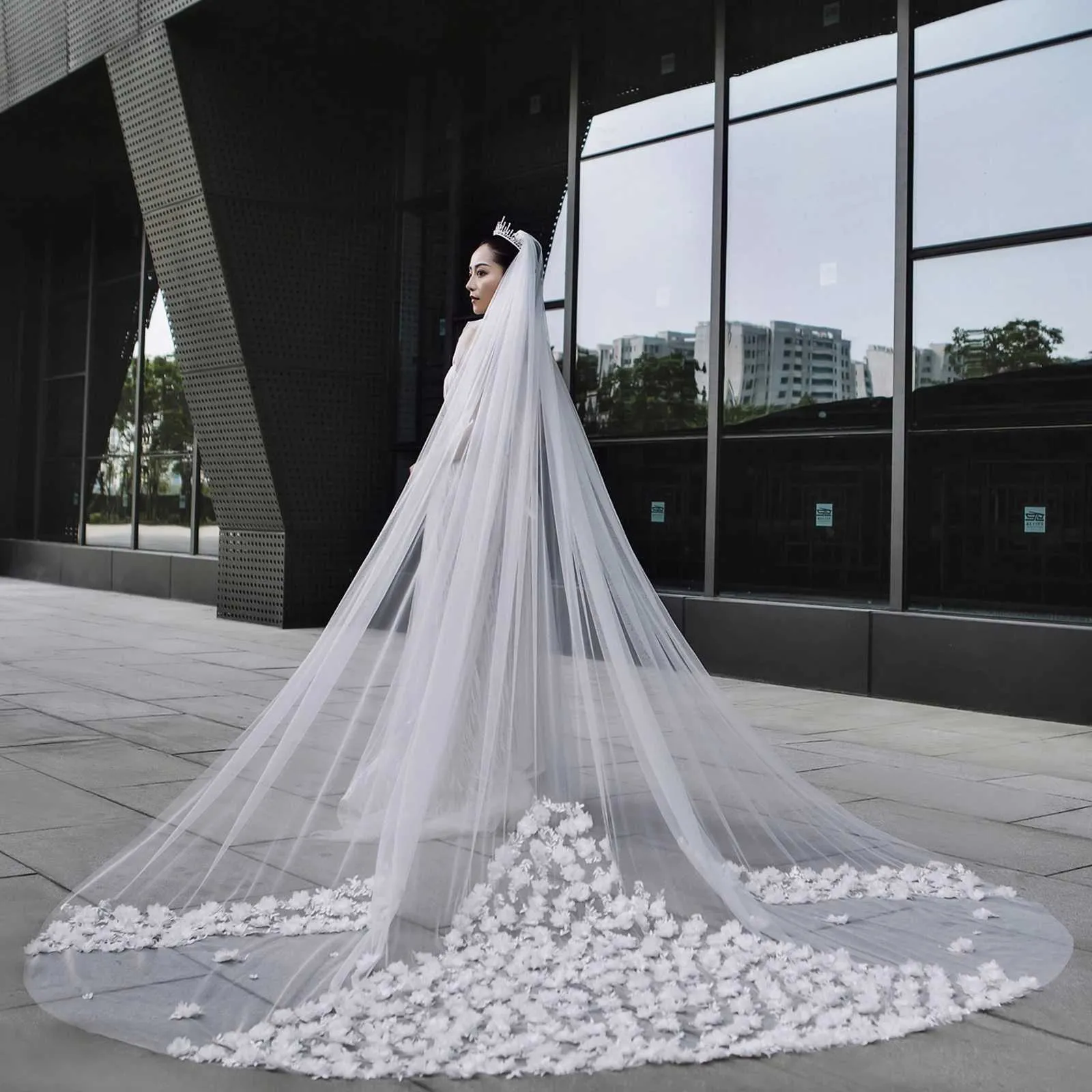 Hair Jewelry V123 Full Flowers Lace Beaded Wedding Veil Long Cathedral Style Soft Bridal Illusion with Comb Bride_ipsvogv.com