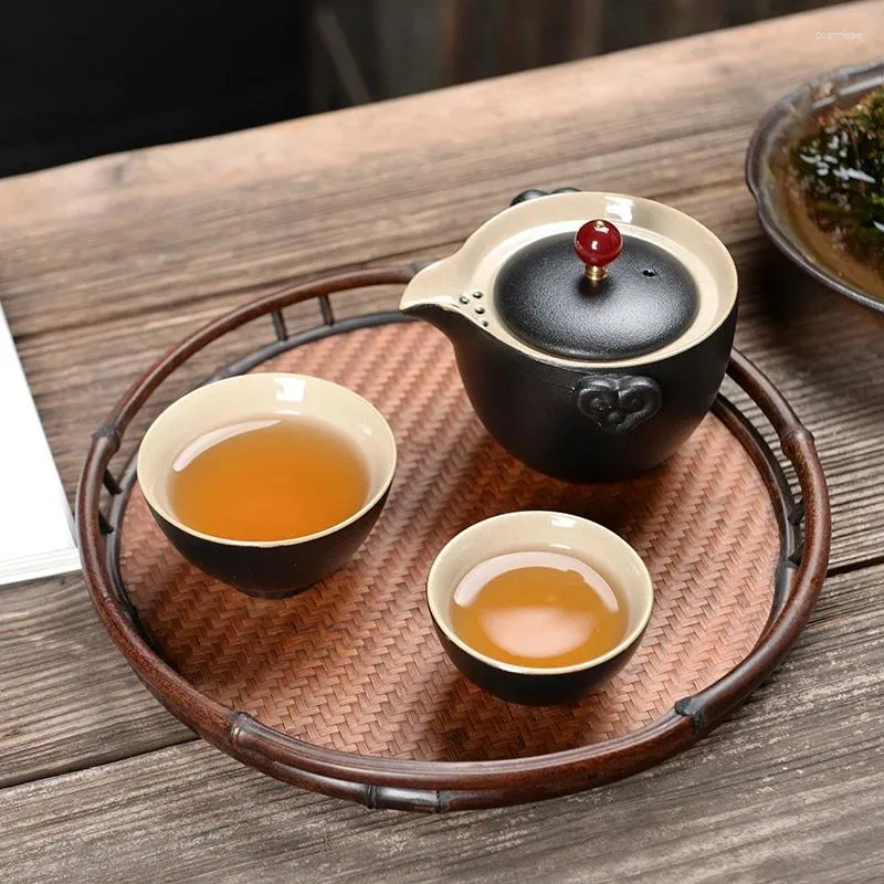 Tee -Sets Keramik Yaobian Travel Tee Set gehören 1 Topf 2 Tasse hochwertige elegante Gaiwan Schöne Easy Teekannenkessel Teaset