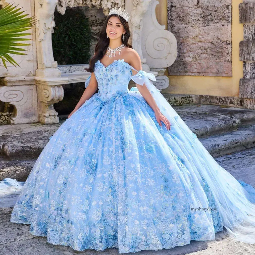 스카이 블루 반짝이는 Quinceanera 드레스 15 년 2024 볼 가운 섹시한 어깨 아플리케 레이스 툴 롱 파티 드레스를위한 0514