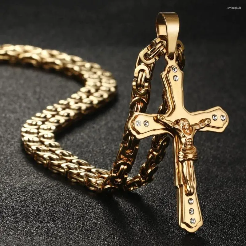 Colliers pendants Collier croix catholique en acier inoxydable