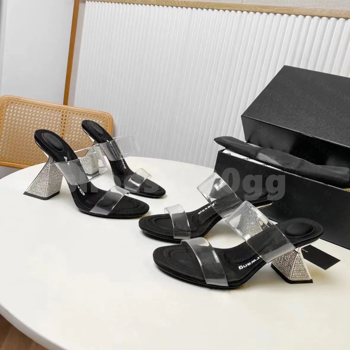 Projektant mody High Heels Spointy Sandals Sandals Usparcie Seksowne urocze obcasy damskie sukienki Buty Jakość Zwrotowe poczucie projektowania imprezy na wysokim obcasie