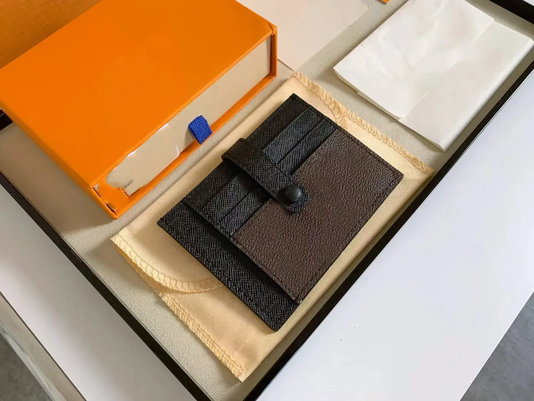 デザイナーウォレットマンレディースカードホルダーファッションラグジュアリークラシッククラシックフラワーグリッドパターン印刷スナップクレジットカードバッグコイン財布サイズ11cm*8cm