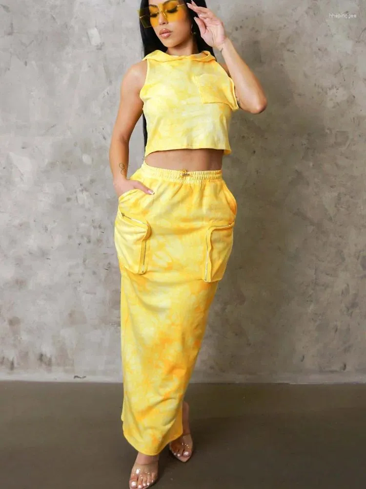 Yellow Print Two-Piece Cargo Skirt Outfit: Cropped Top and Split