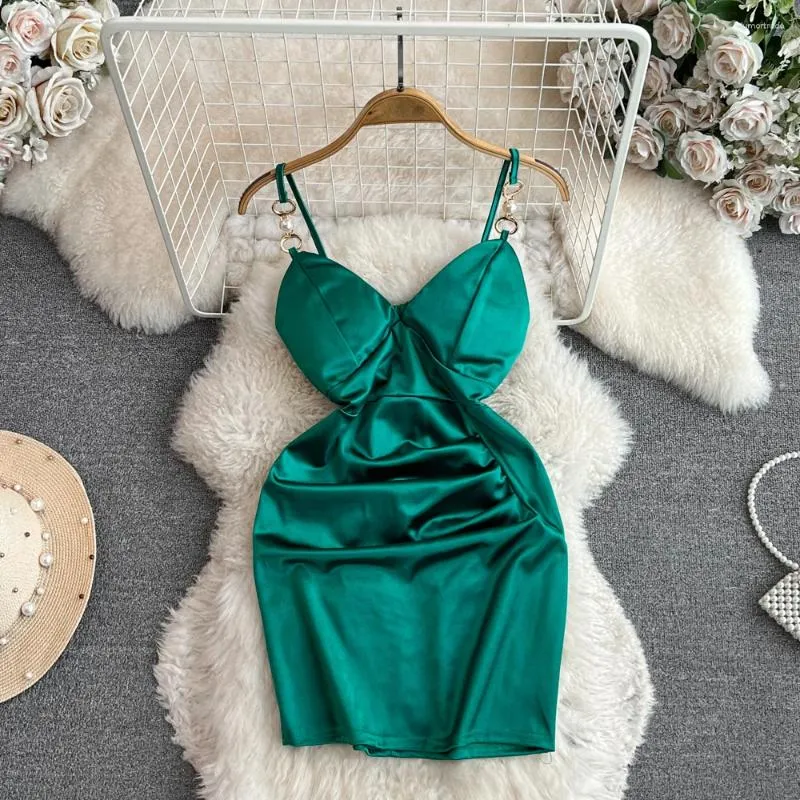 Casual jurken Zomer mode glad sexy satijnen v-neck sling jurk vrouwen backless geplooide riem strakke strakke meid's mini short green