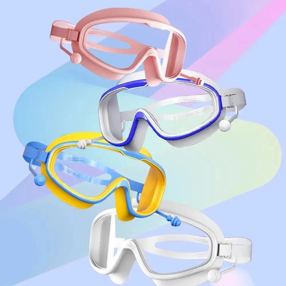 نظارات السباحة المضادة للضباب على نطاق واسع منظر على نطاق واسع من نظارات السباحة الكبرى مع سدادات الأذن.