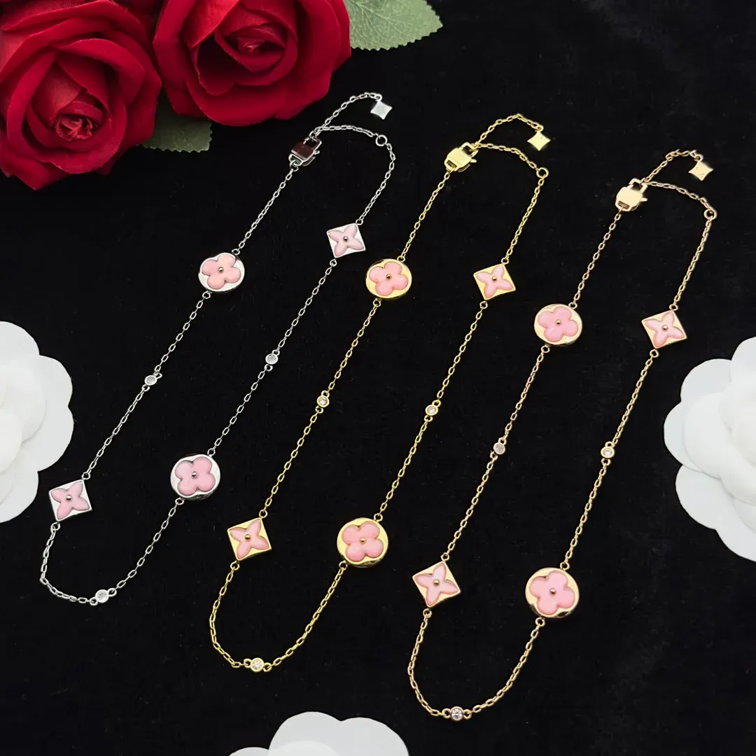 Colar elegante de designer de luxo de luxo Colar de encantamento de trevo de flores 18K Platafordo de prata de ouro 925S Colar de camisola Declaração de Chokers Chokers Jóias de Casamento