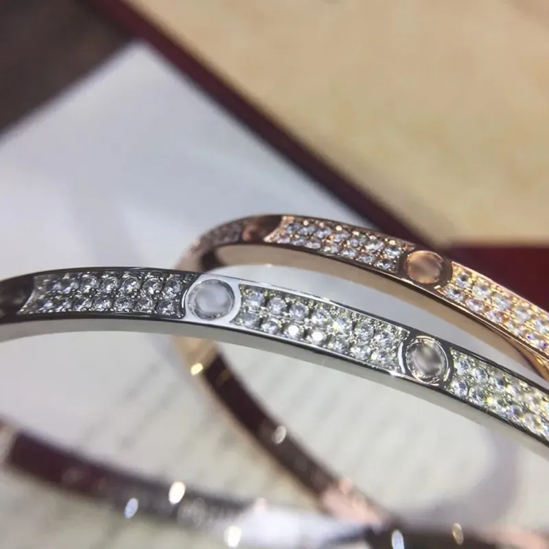 2024Womens Bransoletka Złota Torque Boguła Podwójna Rząd Diamentowa luksusowa biżuteria szerokość 5 mm ukryty proces wkładki Wysoka odporna na fade bransoletki dla kobiet Bijoux Q6