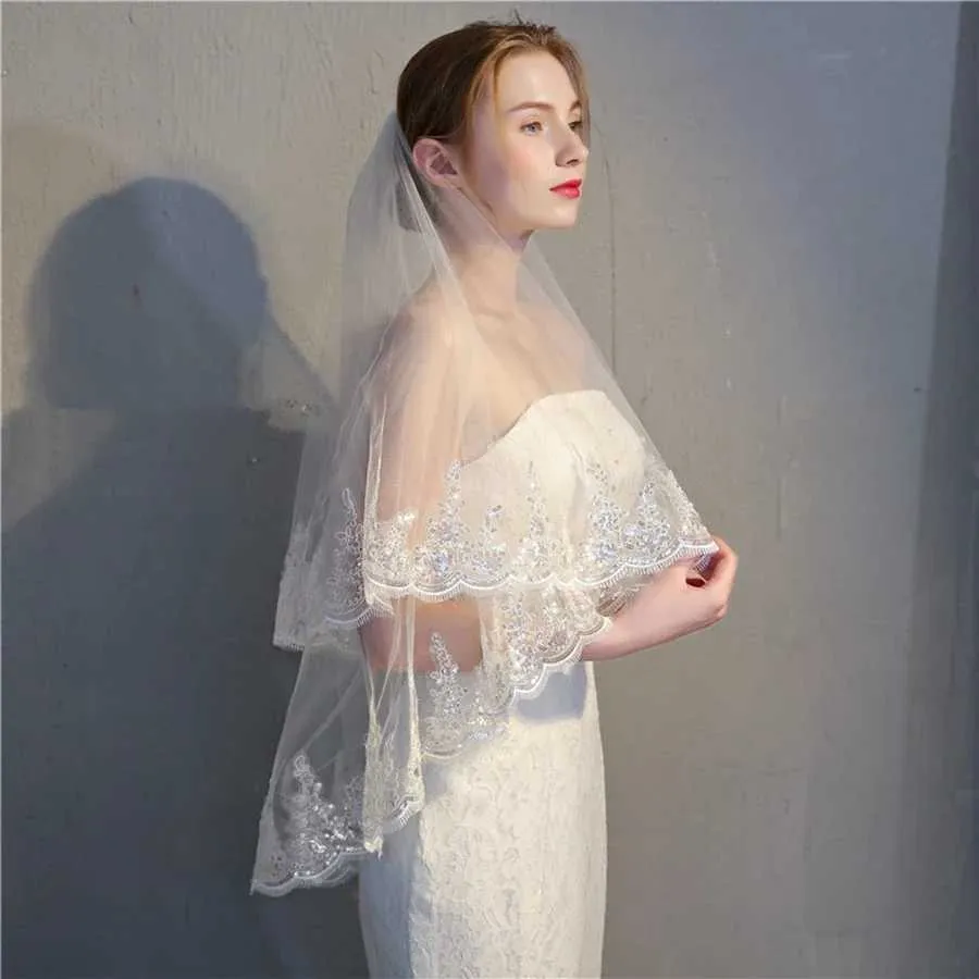 White Ivory Two Layer Wedding Veil With Lace Edge For Brides_voghion.com