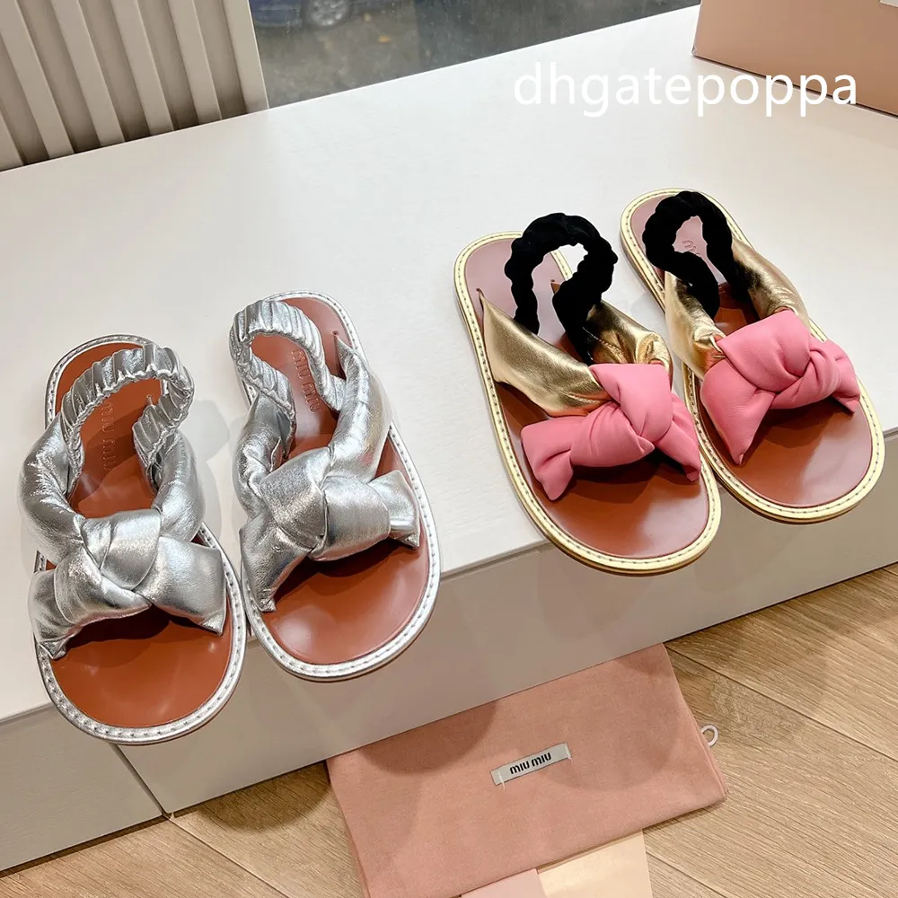 Nuevas sandalias de diseñador Flip Flip Flip Bottoms Zapatos de playa Mocasines Fashion Fashion Flower Brocade Slippers de cuero Plataforma de zapato caliente de cuero