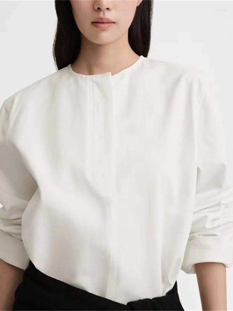 Kvinnors blusar vita eller svart twill bomullssilhuettblus Vår sommaren 2024 lösa täckta knappar kragefri topp kvinnlig skjorta