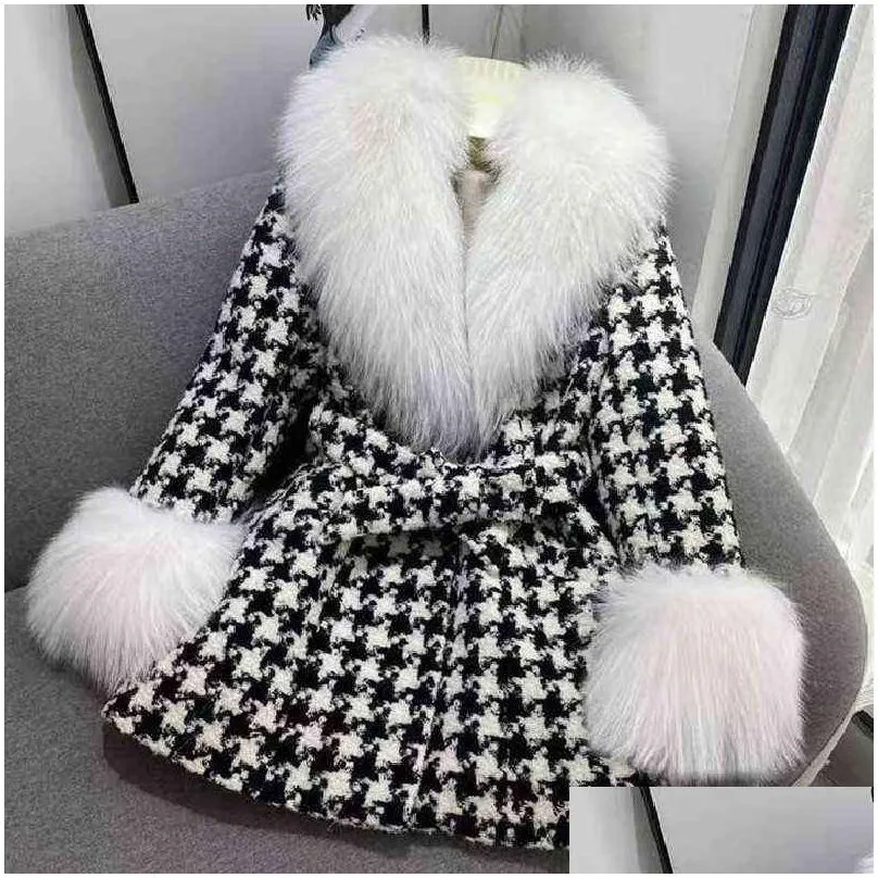 Vêtements de créateurs de capes Femmes Houndstooth Winter Coat Femmes Big Sier Fur Fapel Mid-Longle Faux Splicing Wool T220831 Drop livraison un DHMLK