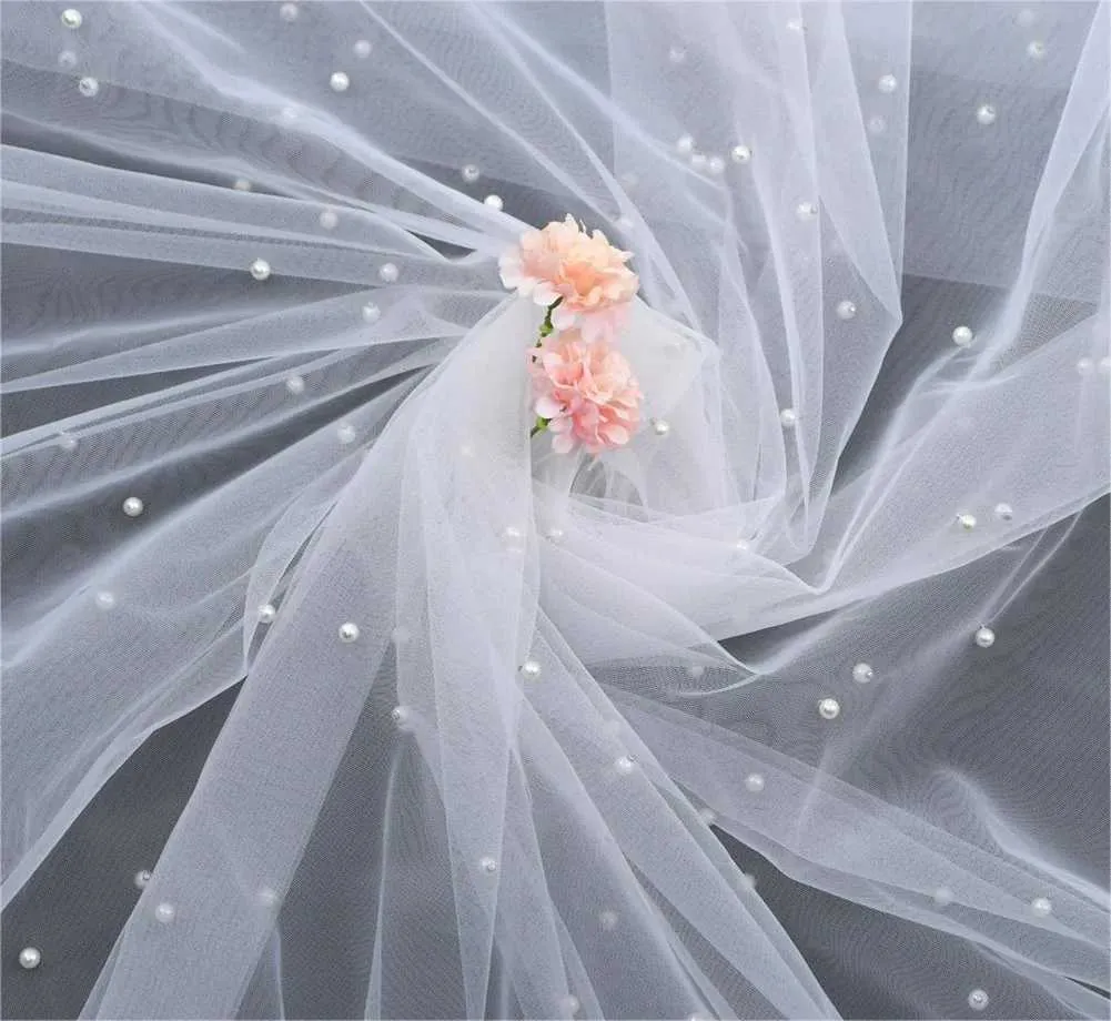 Bruidssluier met parels en kam voor bruiloft kathedraal lengte_voghion.com