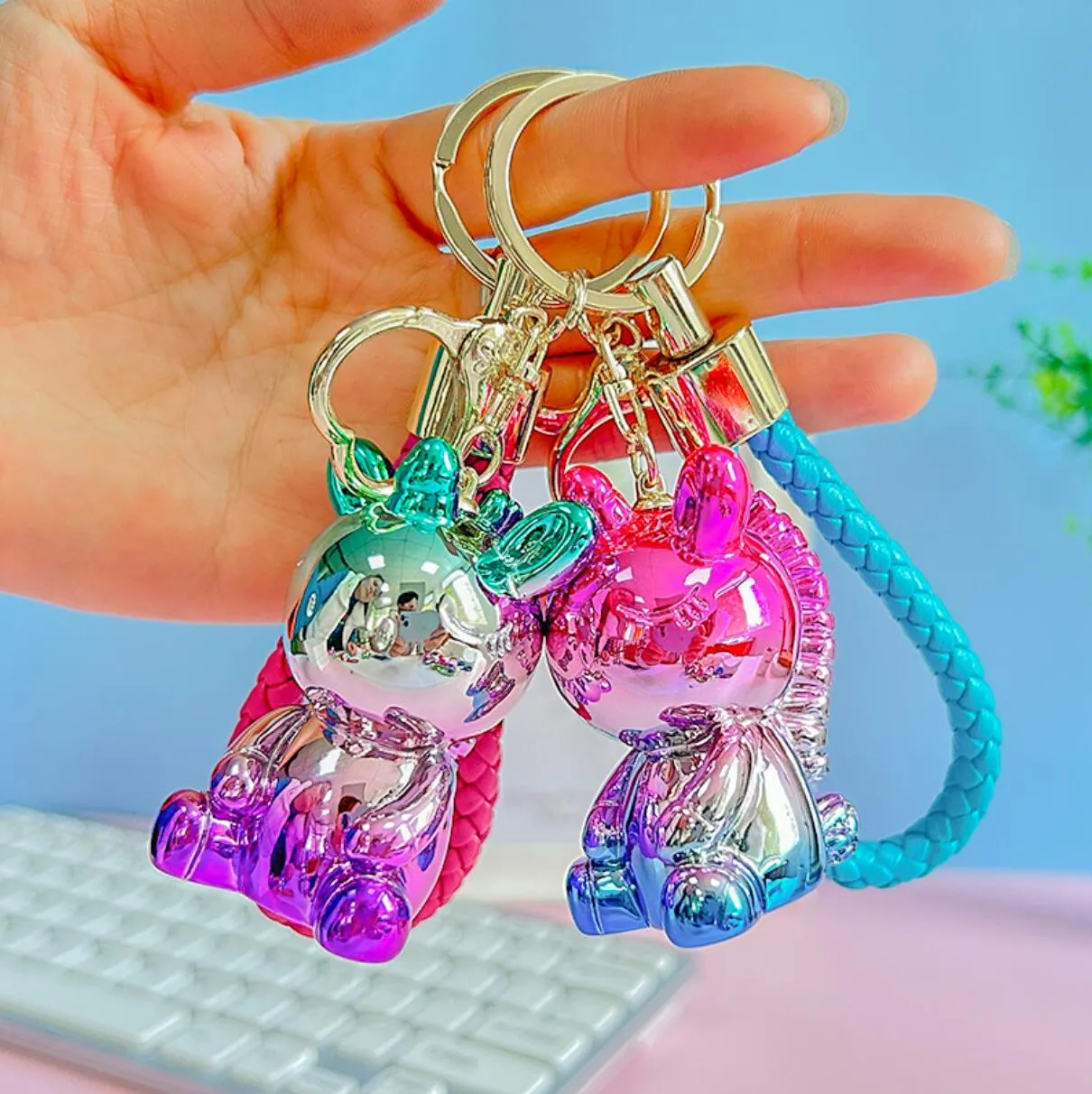 Cute Cartoon Model Keychain Key Chains Ring Holder Fashion Cool Designe Keychains for Porte Clef Gift Men Women Car Bag Pendant Accessories No Box