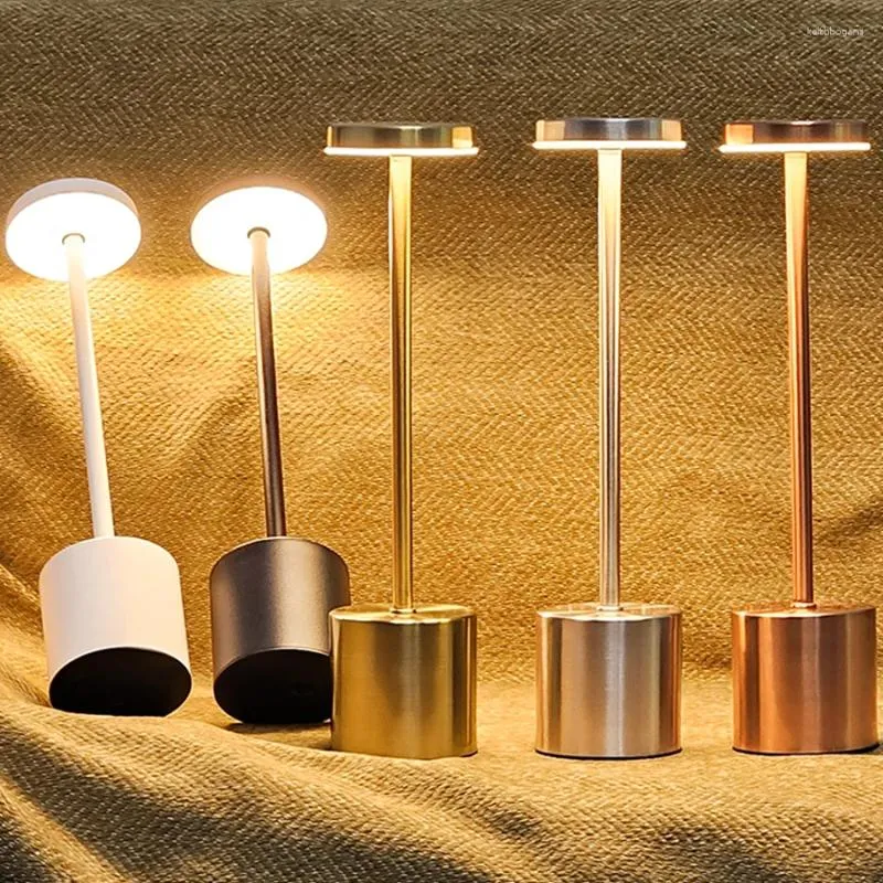 Lampes de table USB Interrupteur de lampe à LED rechargeable de trois couleurs