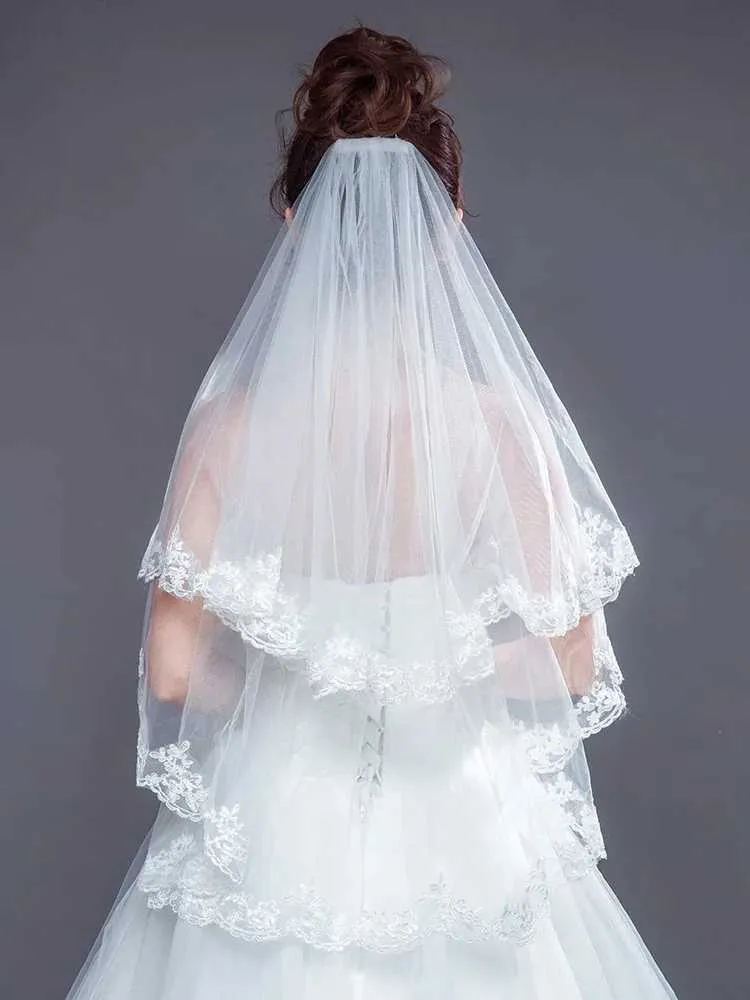 Gioielli per capelli Veli bianchi a due strati Bordo in pizzo Sexy vita corta da sposa con velo da abito a pettine per la sposa_voghion.com