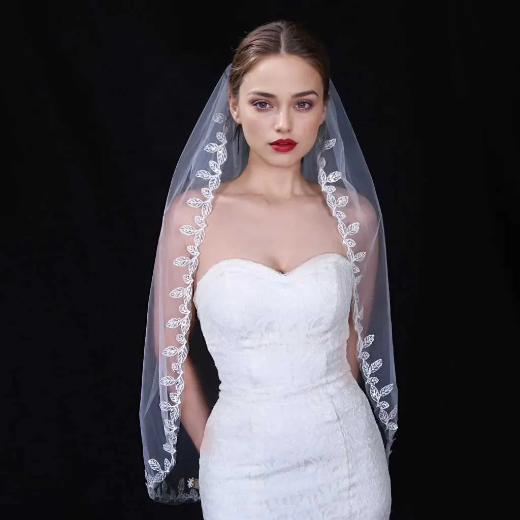 Haarschmuck Glamouröser Brautschleier für die Braut Funkelnde Pailletten Blattförmig Spitzenbesatz 1-lagig Fingerspitzenlänge_voghion.com