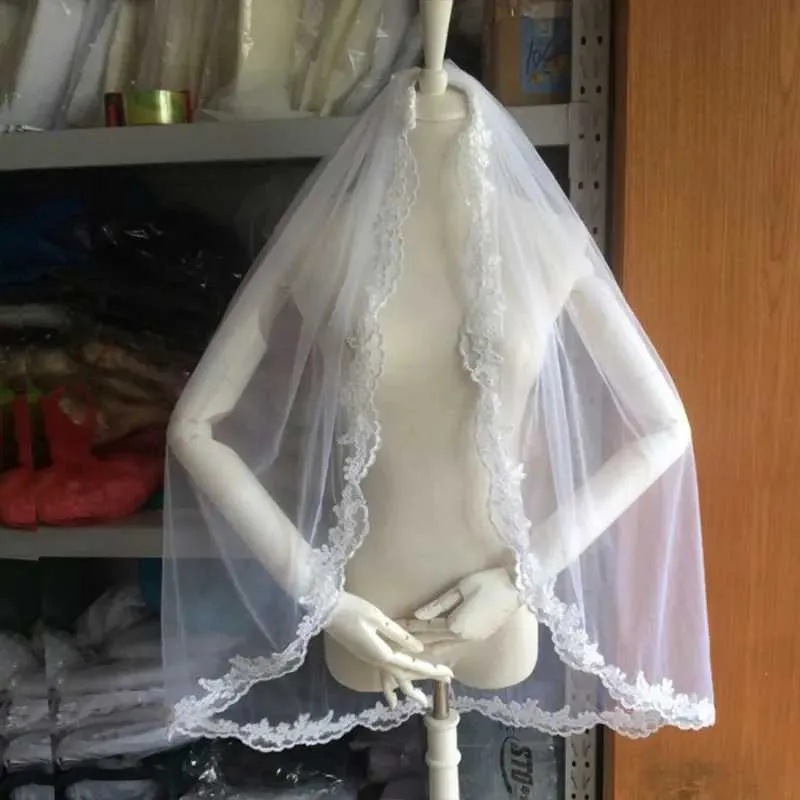 Gioielli per capelli Elegante abito da sposa a un livello con lunghezza punta delle dita Velo da sposa Veli da sposa con bordo applicato in pizzo per la sposa_voghion.com