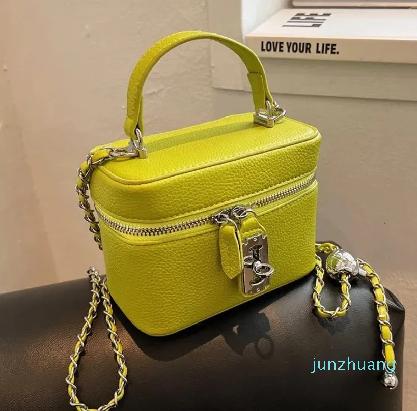 Designer -2024 Womens Bag Summer Fashion Chain Messenger Bag Mini Square Strap Handväska