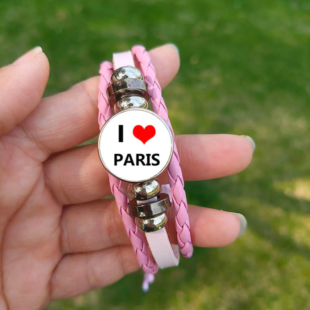 J'adore le bracelet rose Paris 2024 FRANCE FRACLE VERRE PHOTO PHOTO MAIN MAIN MAINT