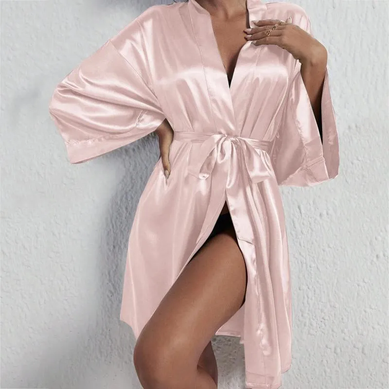 Vêtements à la maison 2024 Kimono Robe Bathrobe Femmes Sexy Satin Dames Vres-Rombes Bridesmaid Robes Night Robe Bridesmaids Cadeaux