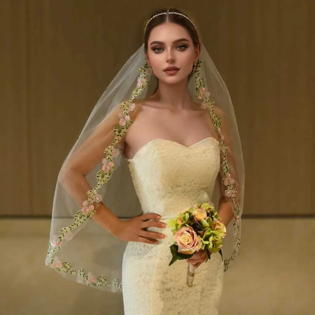 Bridal Veil With Comb Elegant Lace Edge 1-tier Fingertip Wedding_voghion.com