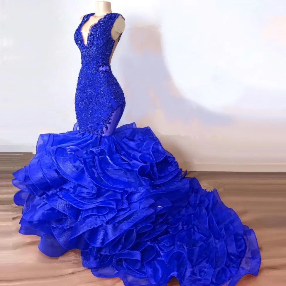 Luksusowy królewski niebieski koronkowy z koralikami sukienki na bal matarkę V 2020 PUFTY CASCADING PARPLES DŁUGO SZUNKI EVERSING SEXY SUKIENKA PRYKTYCZNA SZEDNO