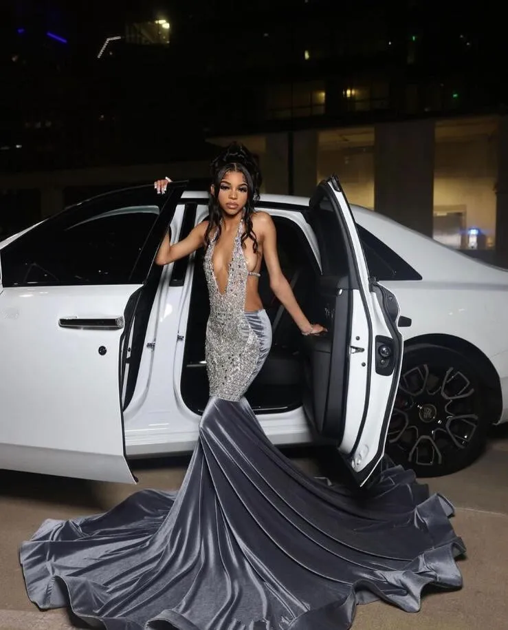 Silver Grey Sparkly Evening Pageant Dress with Trumpet Silhouette and Jewel Neckline for Black Girl Prom Gala from Dhgate Prom Dresses - price 194.98 Silver Grey Sparkly Evening Pageant Dress with Trumpet Silhouette and Jewel Neckline for Black Girl Prom Gala from Dhgate Prom Dresses - price 194.98