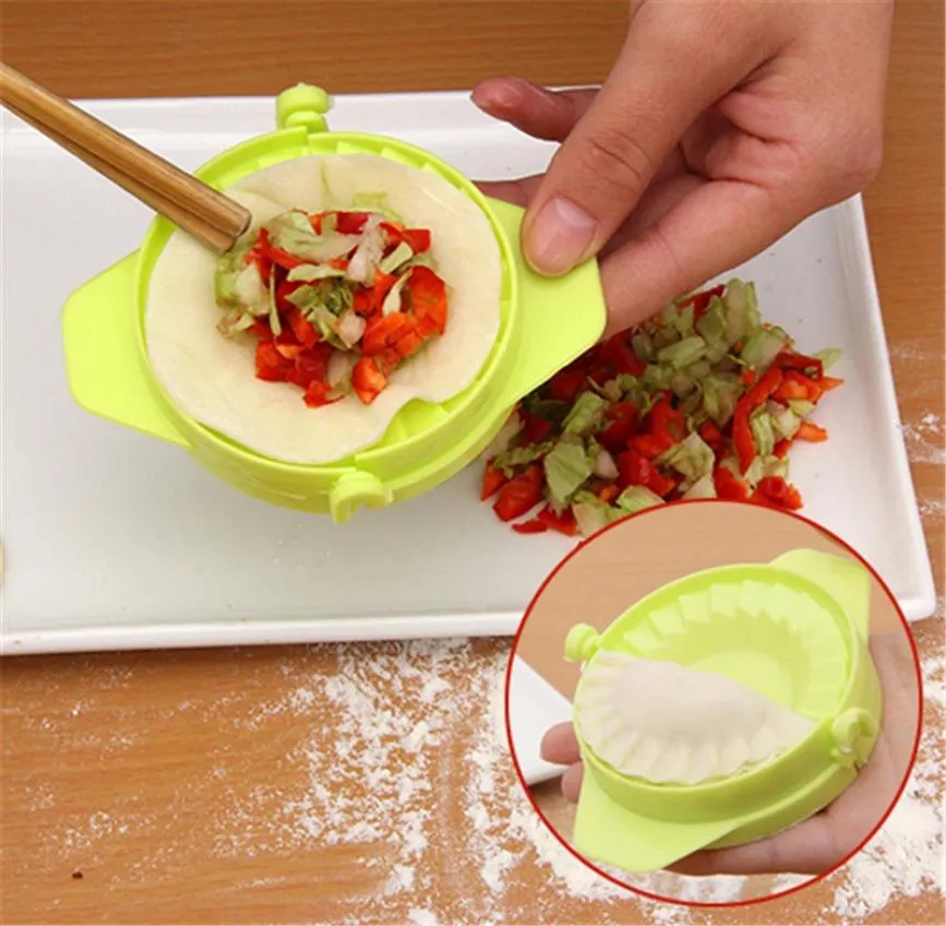 DIY dumplingsメーカーツールプラスチックJiaozi Pierogi Mold 9cm Dumpling Mold Clips Baking Molds Pastry Kitchen ToolsアクセサリーDBC BH7499456