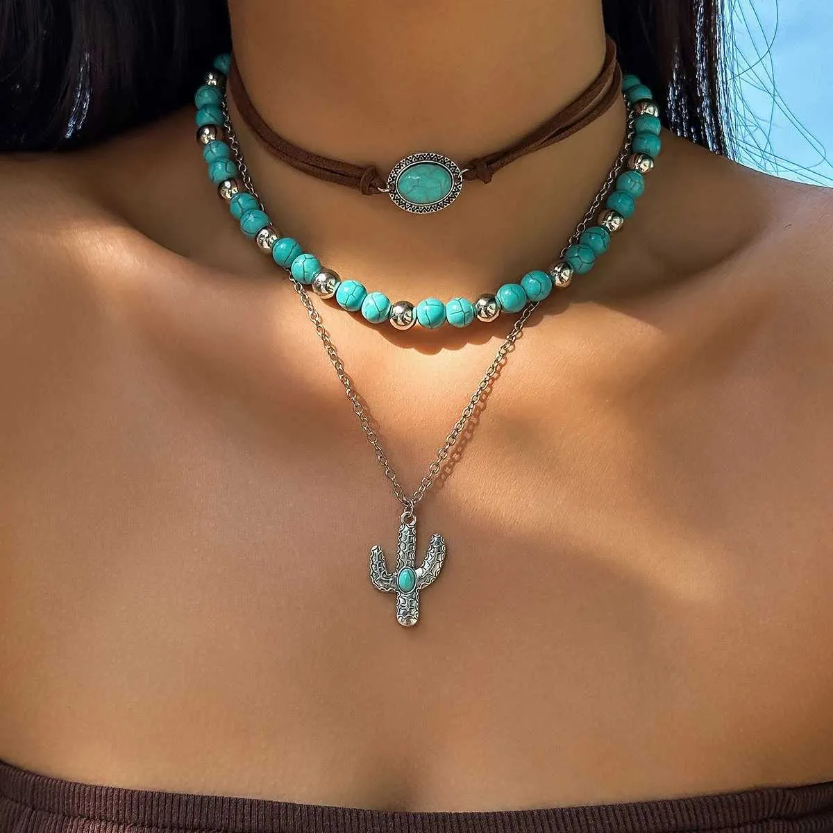 Pendant Necklaces KunJoe Bohemian Multi layered Blue Stone Beads Korean Velvet Necklace Womens Punk Metal Cactus Pendant Cross Chain Necklace J240513