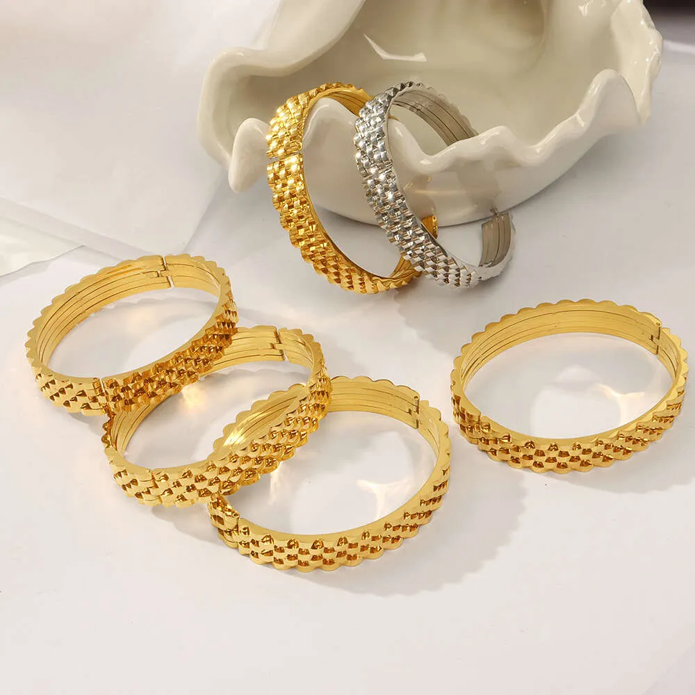Icke -tarniska armband armband rostfritt stål 18 K guld pläterade för kvinnor fina smycken armband armband