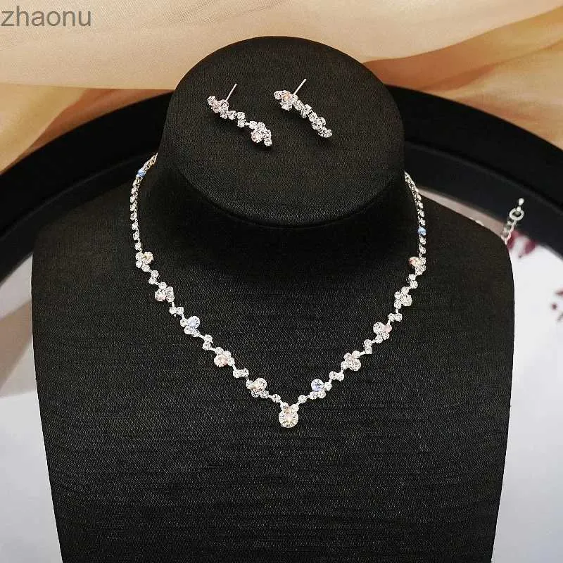 Kolczyki naszyjnik 206 luksusowy pojedynczy pusty naszyjnik z podwójnym sercem Wykwintowany kryształowy łańcuch wisienia naszyjnik damski zestaw biżuterii ślubnej xw