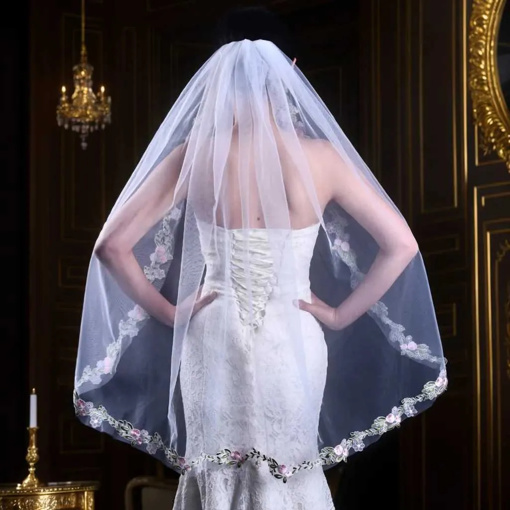 Hair Jewelry V199 Short Bridal Soft Elegant Lace Edged 1-Tier Fingertip Length Veil with Comb Perfect Wedding Dress_voghion.com