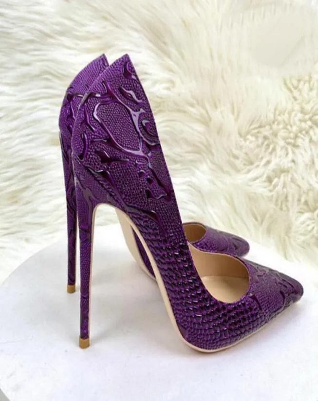 2023 Nouveau motif de serpent violet pourpre chaussures à talons hauts marques Fashiom 12 cm talons minces Pompes pointues en cuir souple S Stiletto Robe peu profonde Feme