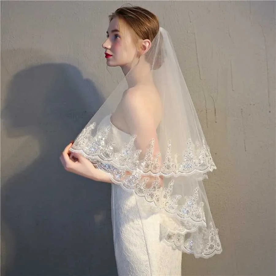 White Ivory Two Layer Wedding Veil With Lace Edge For Brides_voghion.com
