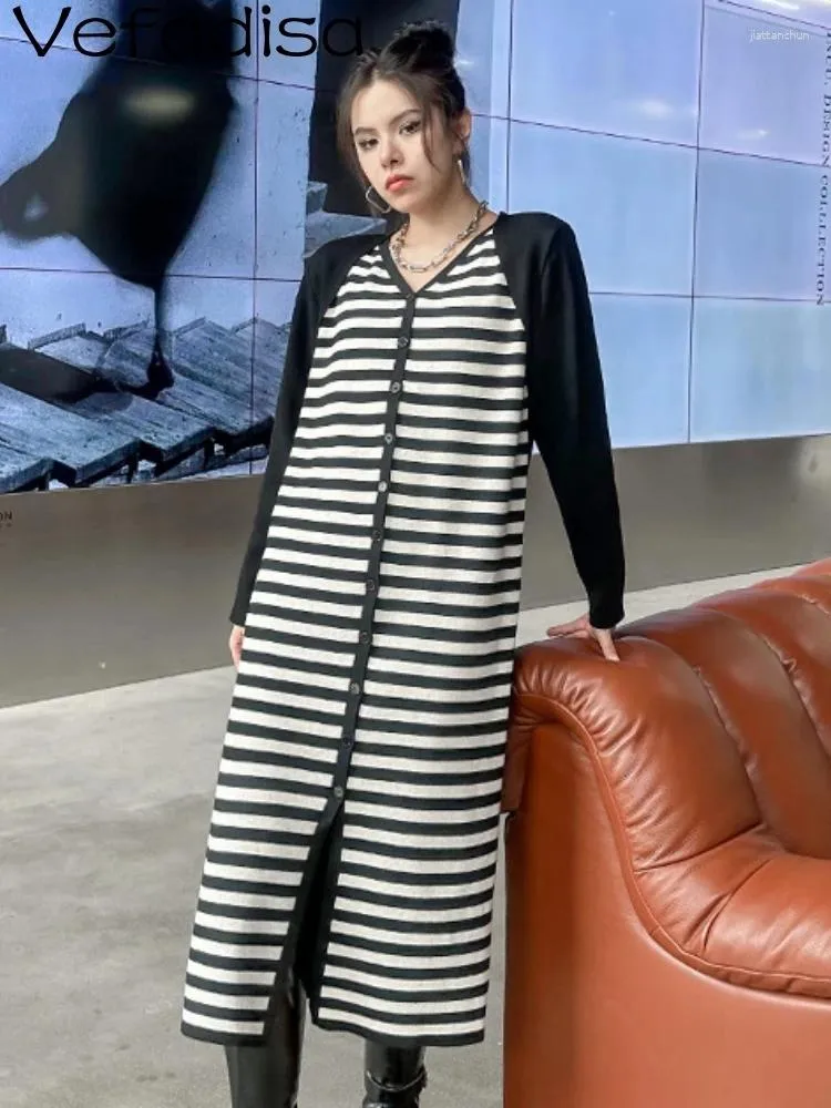 Robes décontractées Vefadisa 2024 Spring Summer Striped Couple Colored Wainen Robe V-Neck Knit Girl Trendy Stripe ZY3660