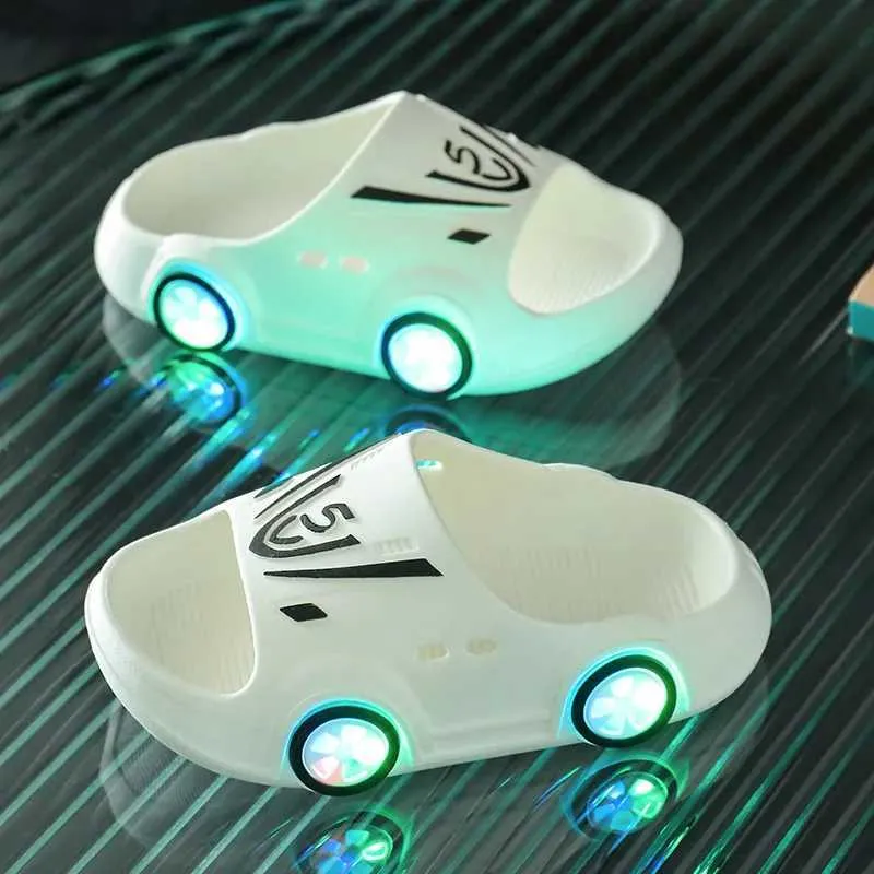 Slipper SummerChild Shoes LED-lampor Slipare Baby inomhus Antiskid Sandaler Boy Girl Lysande tofflor Kid Home Parent-Child Sandaler Y240514AWT4