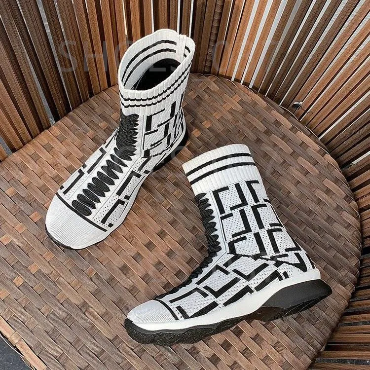 Bottes pour femmes Bottises de tissu élastique Designer Boots Boots Motorcycle Boot Cowboy Luxury F Letter Sneaker Martis Rockoko Australie Bottes