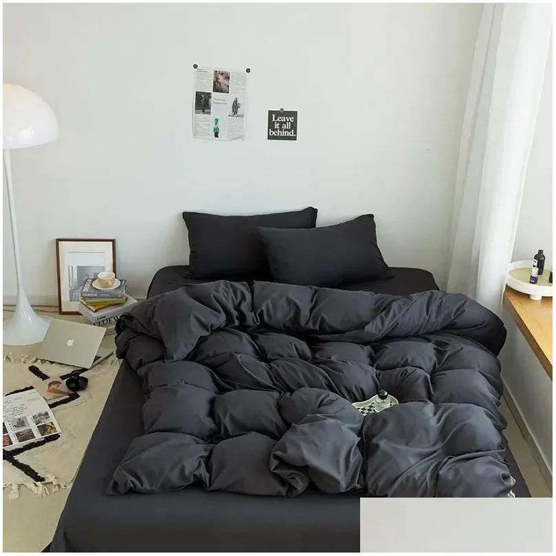 Bedding Sets Black Set For Boys Girls Bedroom Washed Cotton Duvet Er Pillowcase Bedspread Simple Fashion Sheet Bed Linens 240127 Dro Dh9C3