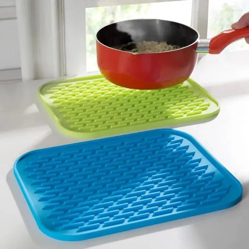 Table Mats Kitchen Silicone Heat Resistant Mat Non-Slip Pot Pan Holder Anti-Slip Pad Cushion Baking Liner Placemat Protector