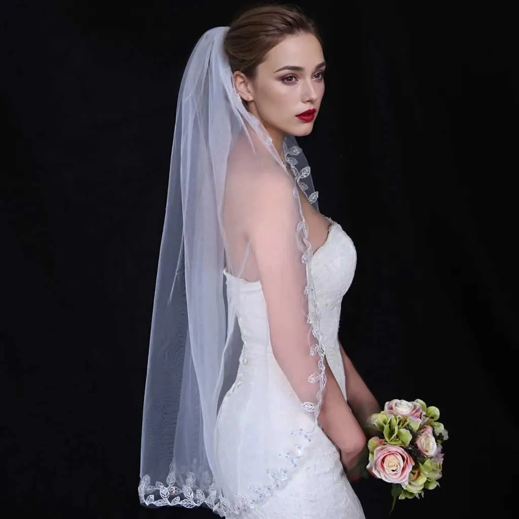 Haarschmuck Glamouröser Brautschleier für die Braut Funkelnde Pailletten Blattförmig Spitzenbesatz 1-lagig Fingerspitzenlänge_voghion.com