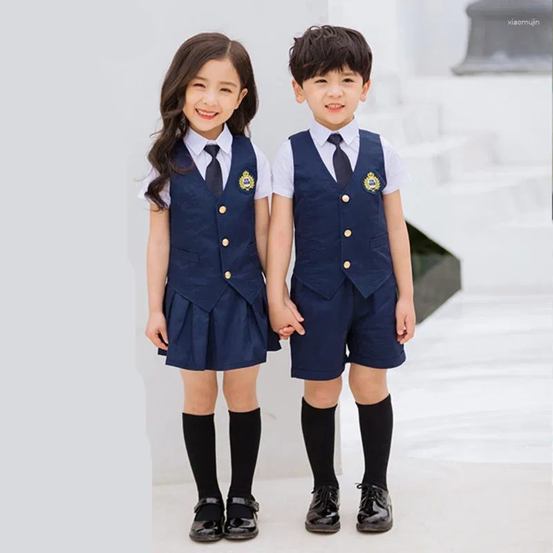 Set di abbigliamento tute scolastiche blu scuro per ragazze bambini Summer asiiolo uniforme primaria gilet shorts shorts 5 pezzi set vestiti