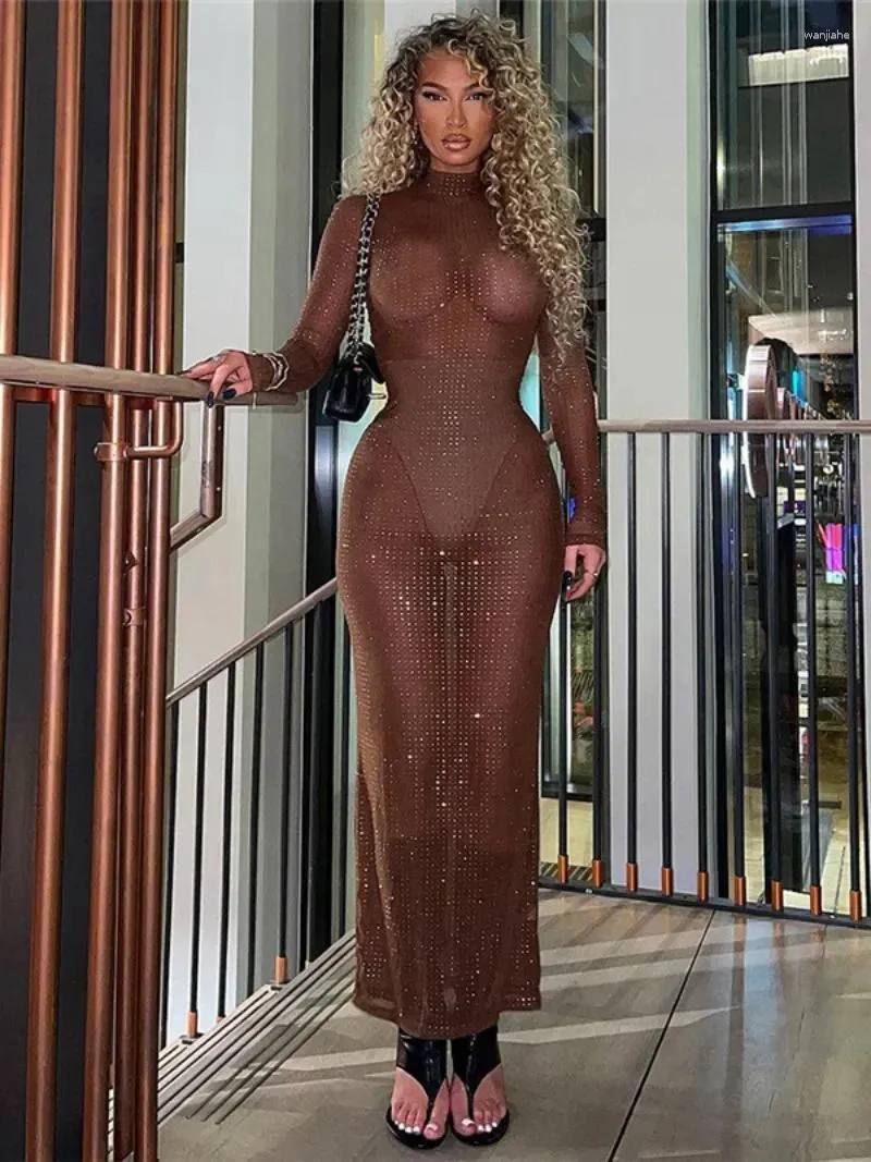 Robes décontractées Sexy Femmes See-Trou-Through Rimestones Mesh Robe Long Night Club Tifit Fashion 2024 Winter Bodycon Conmid Hollow Out Party Brown