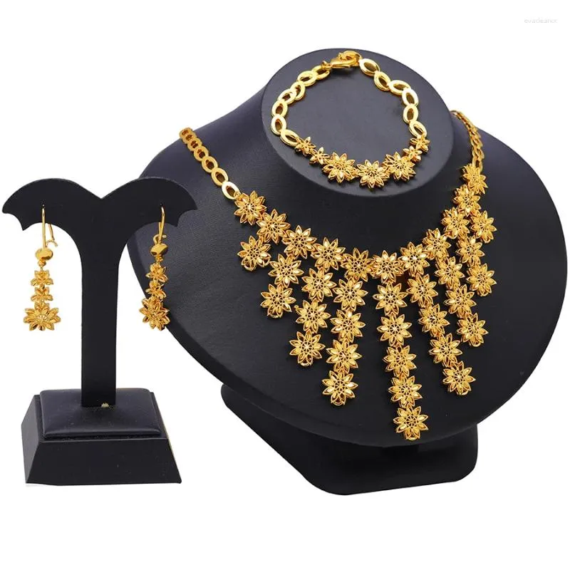 Orecchini di collana set 24k fiore d'oro a tre pezzi etiopi gioielli femminili mediorientali Dubai Braccialetti Collane