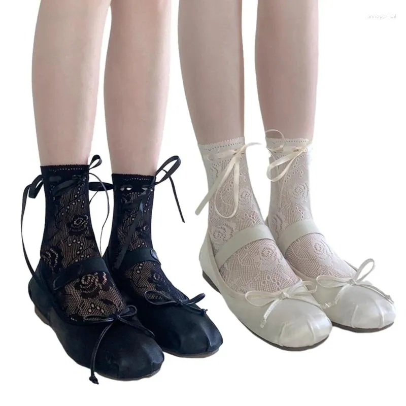 Women Socken Spitzenkalb Bowknot Middle Tube Sock Summer Hohlauslöschte für Studentin Girl Lady Japanisch